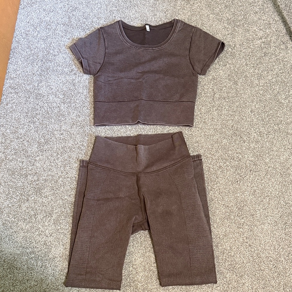 Aerie Crop Tee and Legging Workout Set